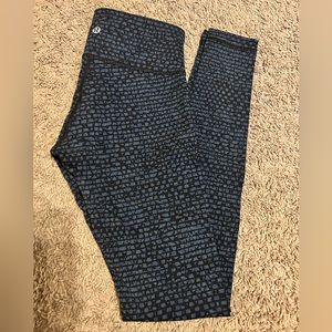 Lululemon leggings size 4